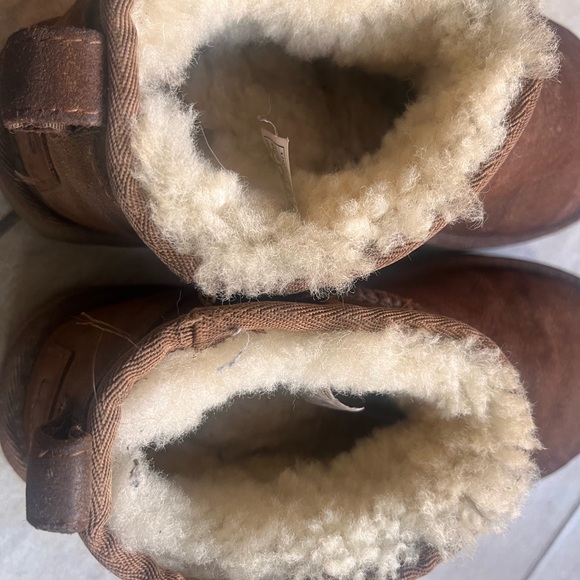 Uggs low rise SIZE 6.5-7 - Picture 5 of 5